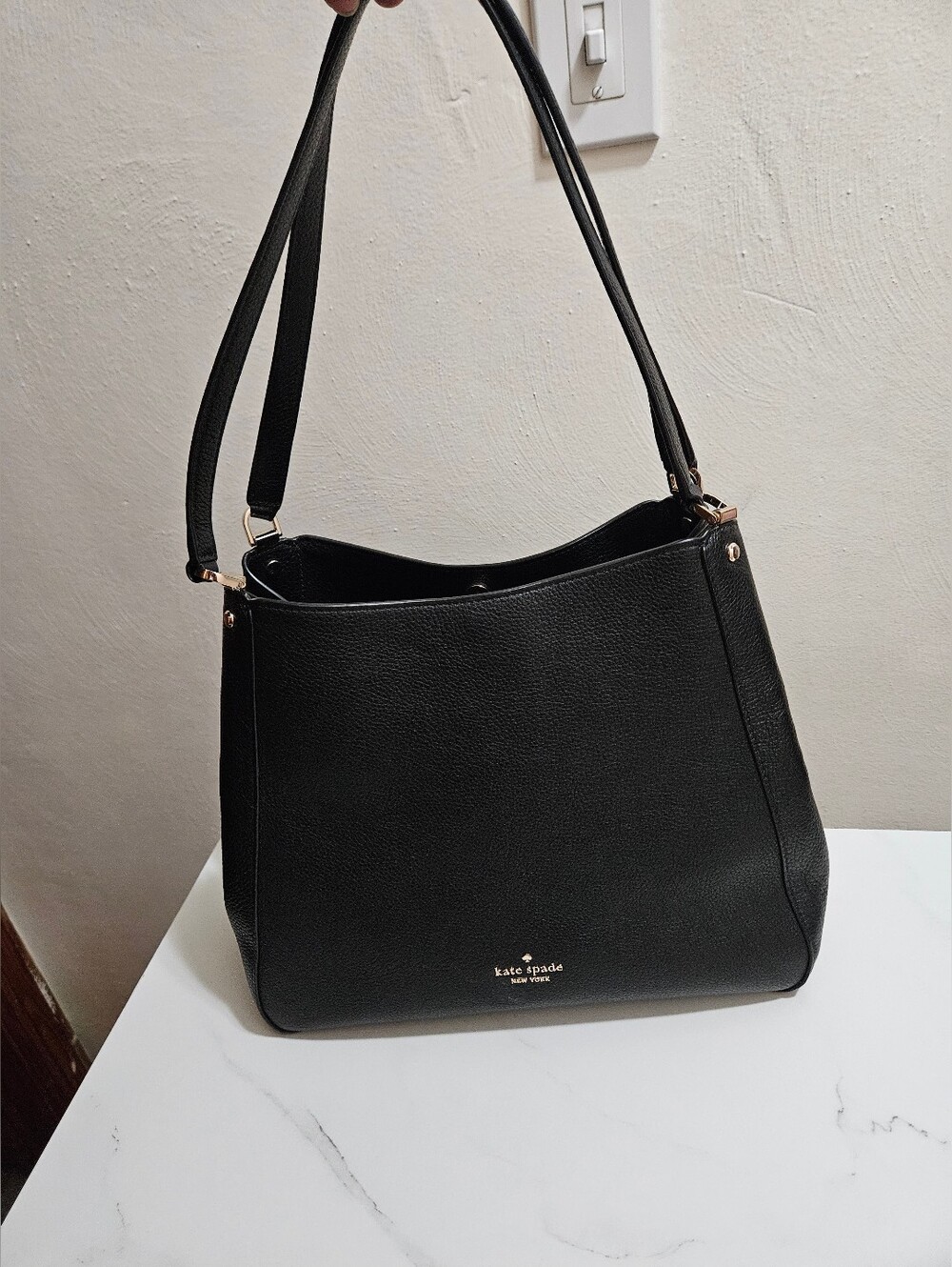 kate spade Black Pebbled Leather Shoulder Tote. EC
